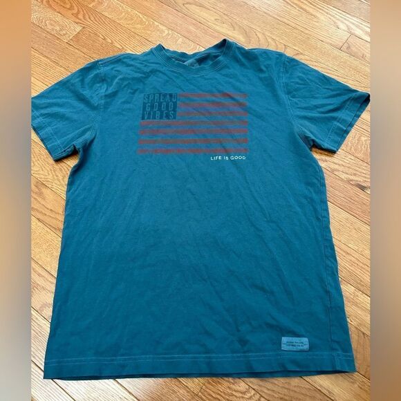 Life is Good Spread Good Vibes American Flag Tshirt - Picture 1 of 3